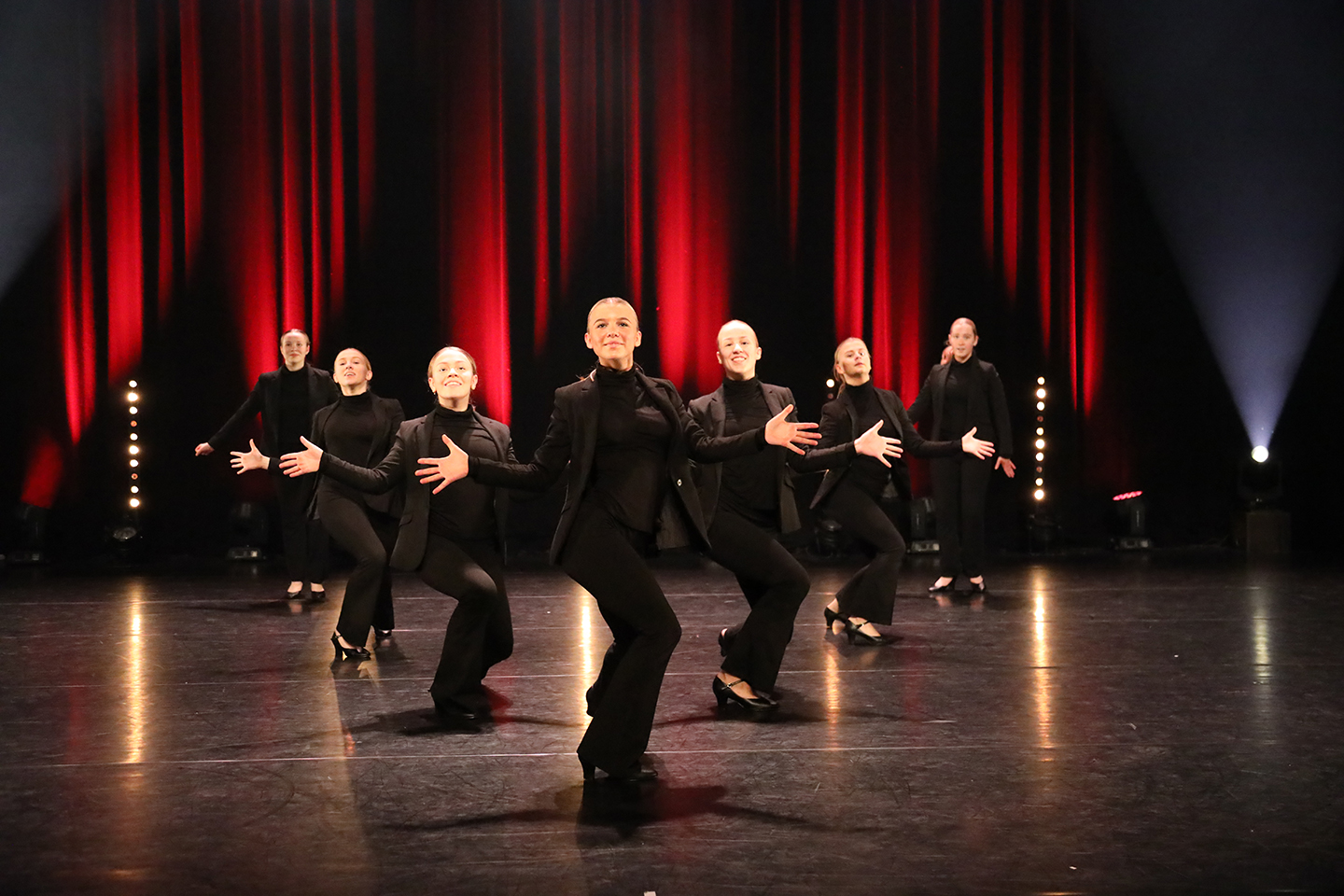 Dansere som danser jazzdans